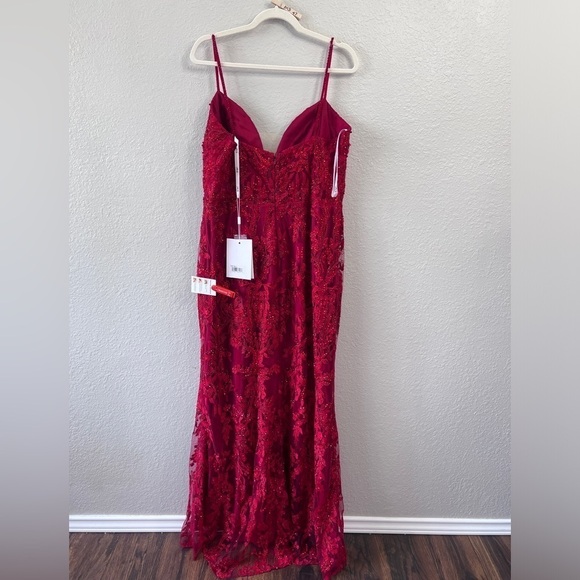 MAC DUGGAL EMBELLISHED PLUNGE NECK ILLUSION MERMAID GOWN RED GOWN SIZE 16 - Picture 10 of 16